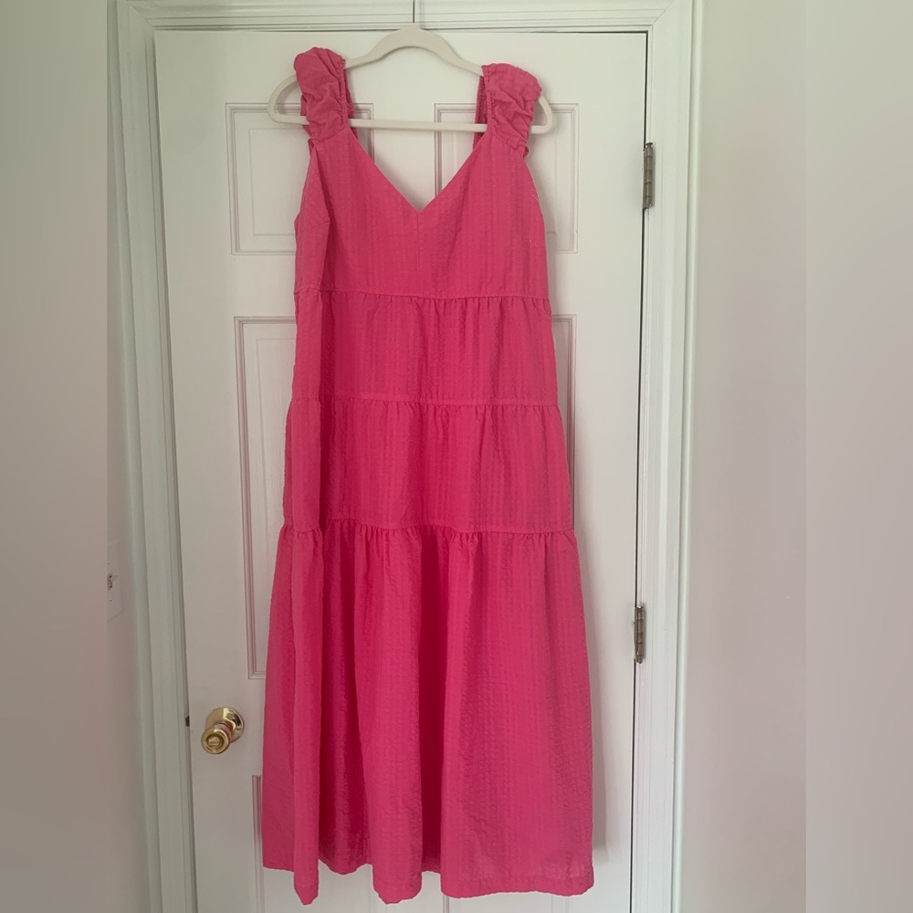 Old Navy pink seersucker maxi dress